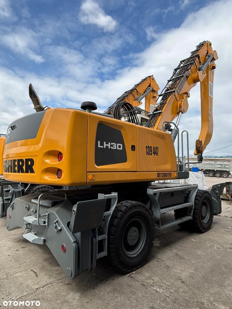 Liebherr LH 30 M - 15