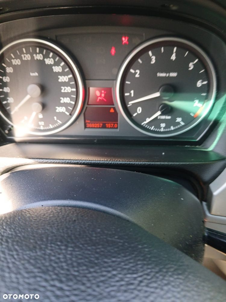 BMW Seria 3 325xi - 6
