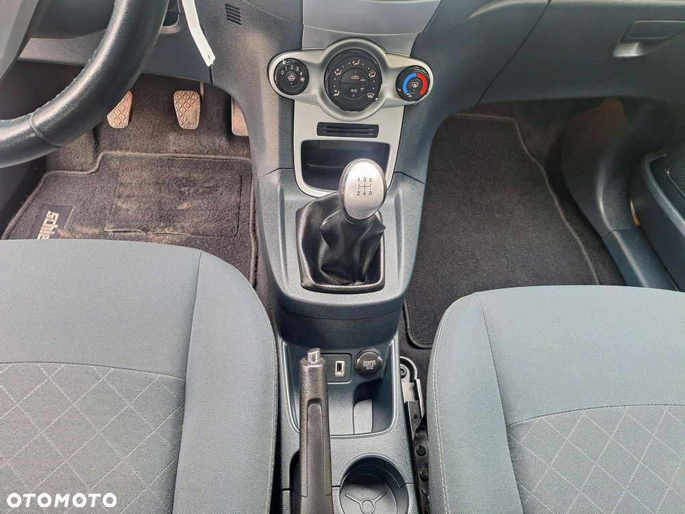 Ford Fiesta - 21