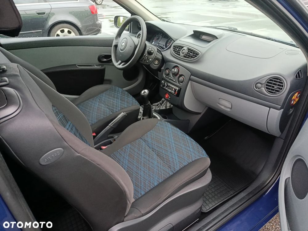 Renault Clio - 11