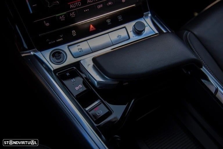 Audi e-tron 50 quattro S line - 48