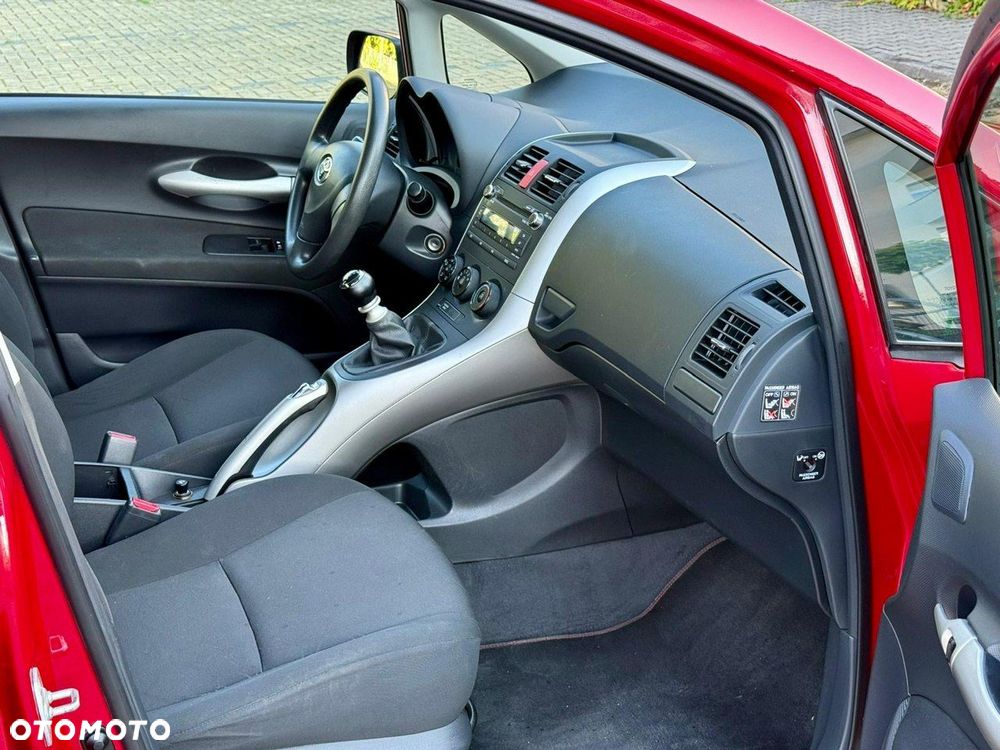 Toyota Auris 1.33 VVT-i Terra - 7