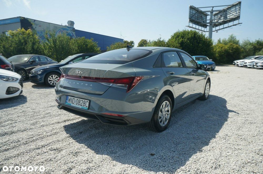 Hyundai Elantra 1.6 Modern - 6