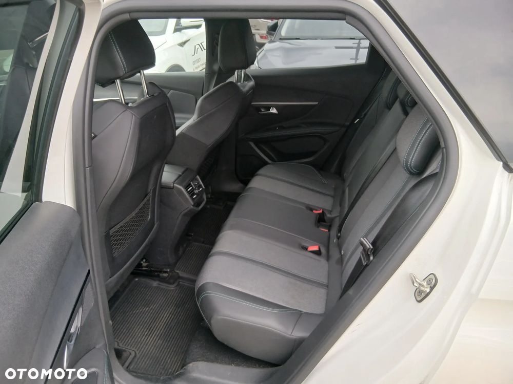 Peugeot 3008 1.2 PureTech Allure Pack S&S EAT8 - 10