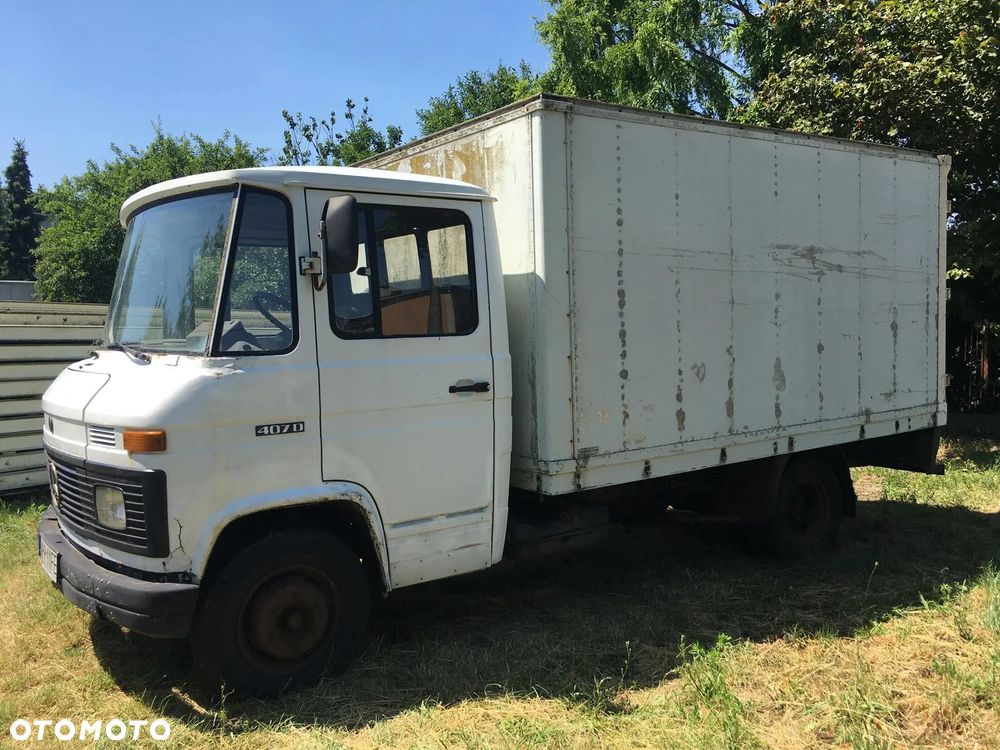 Mercedes-Benz 407D - 13