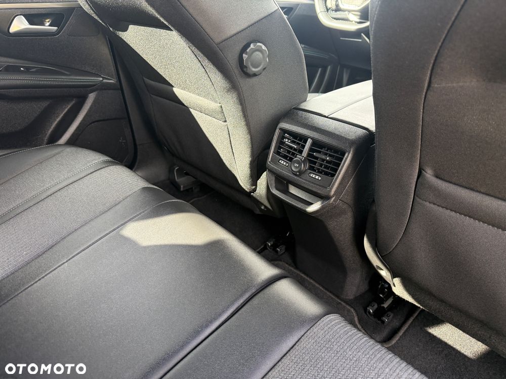 Peugeot 3008 1.2 PureTech Allure Pack S&S EAT8 - 13