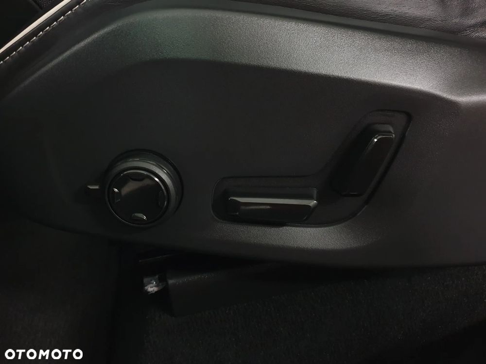 Volvo XC 60 B4 D Geartronic RDesign - 32
