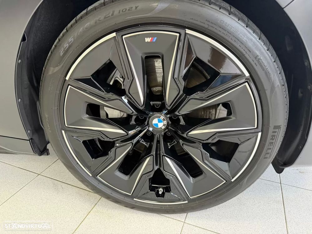 BMW i7 eDrive50 Pack Desportivo M - 53