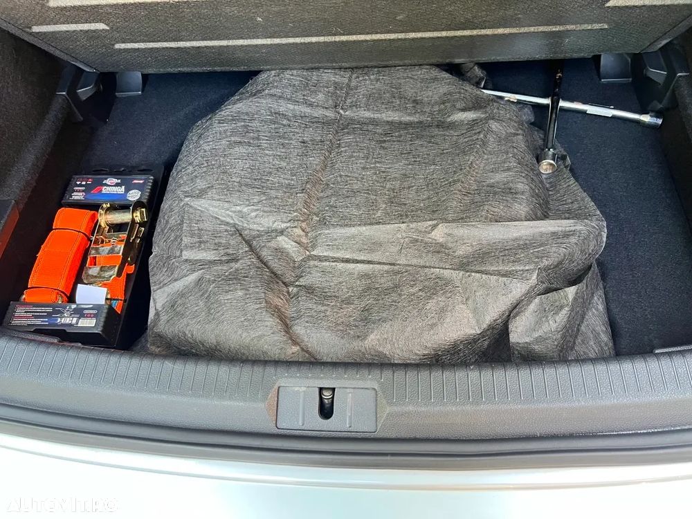 Volkswagen Golf - 18
