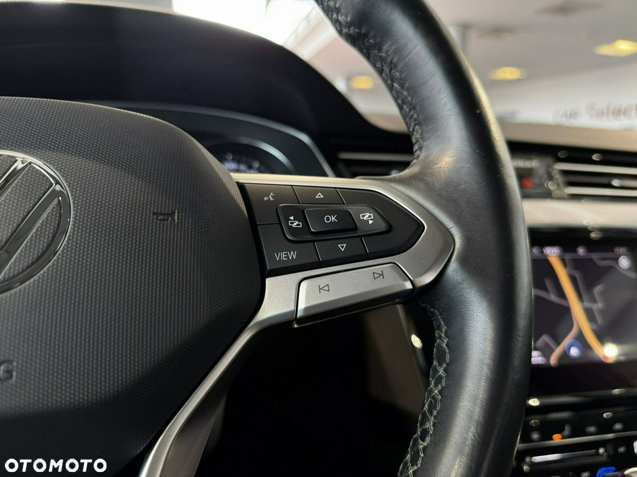 Volkswagen Passat - 13