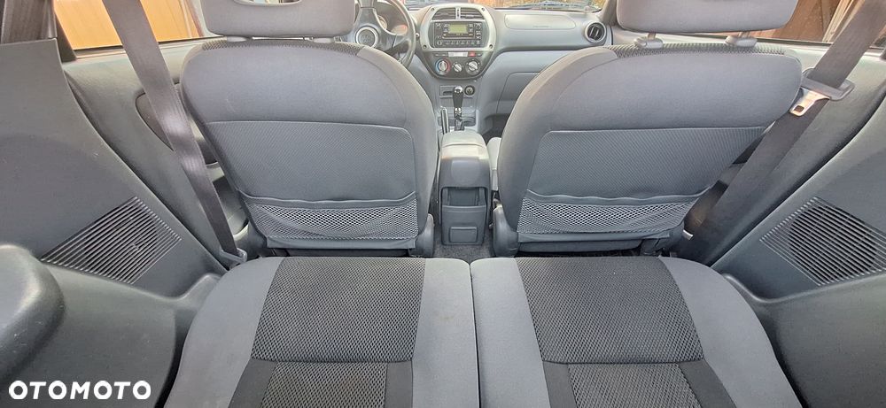 Toyota RAV4 - 6