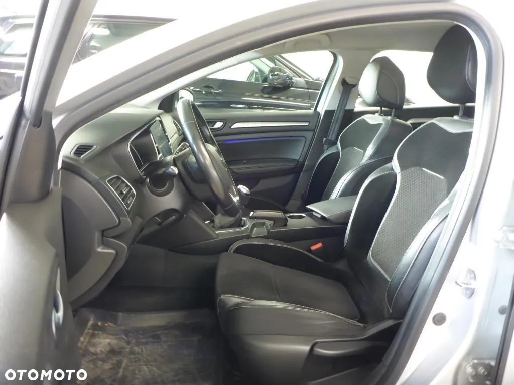 Renault Megane 1.5 Blue dCi Intens - 8