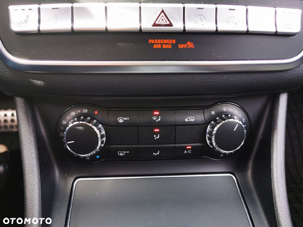 Mercedes-Benz GLA AMG 45 4Matic AMG Speedshift 7G-DCT AMG Night Edition - 30