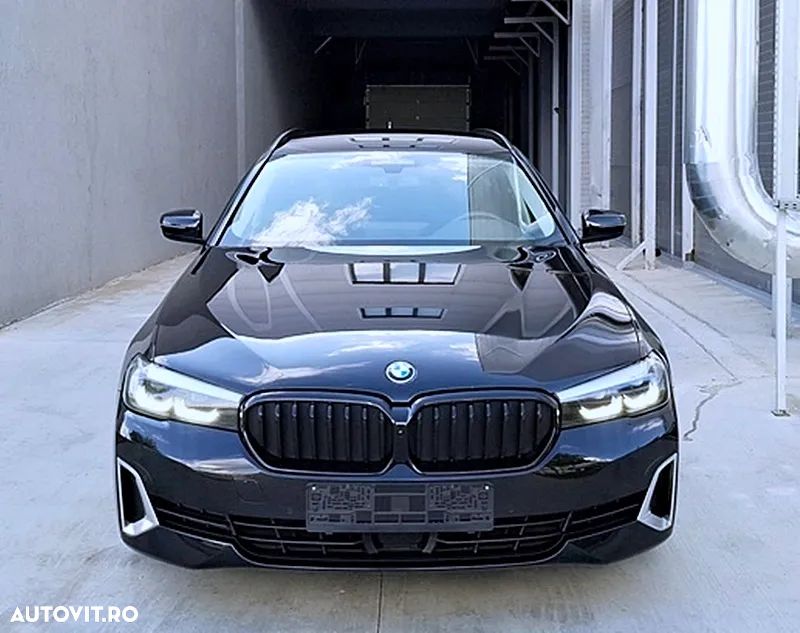 BMW Seria 5 520d xDrive Touring Aut. Luxury Line - 36