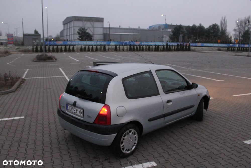 Renault Clio 1.2i RT - 4