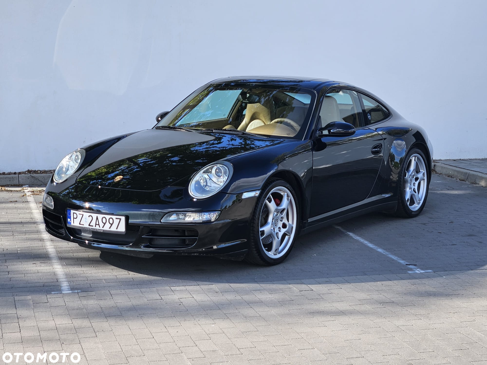 Porsche 911 Carrera 4S - 32