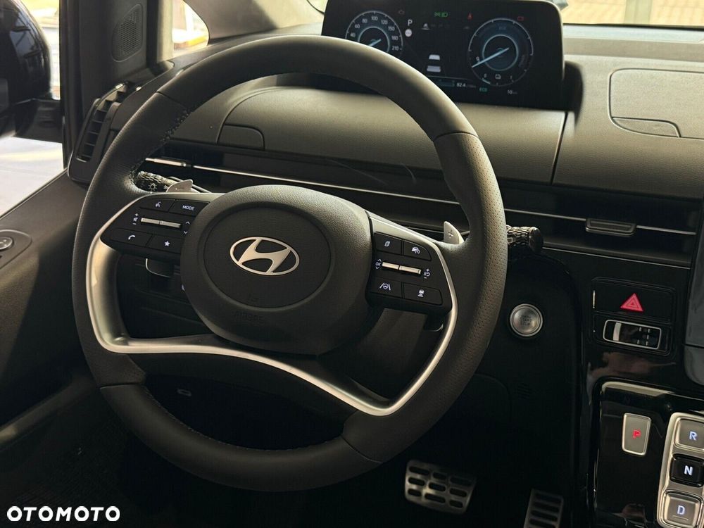 Hyundai Staria 1.6 T-GDI HEV Luxury - 15