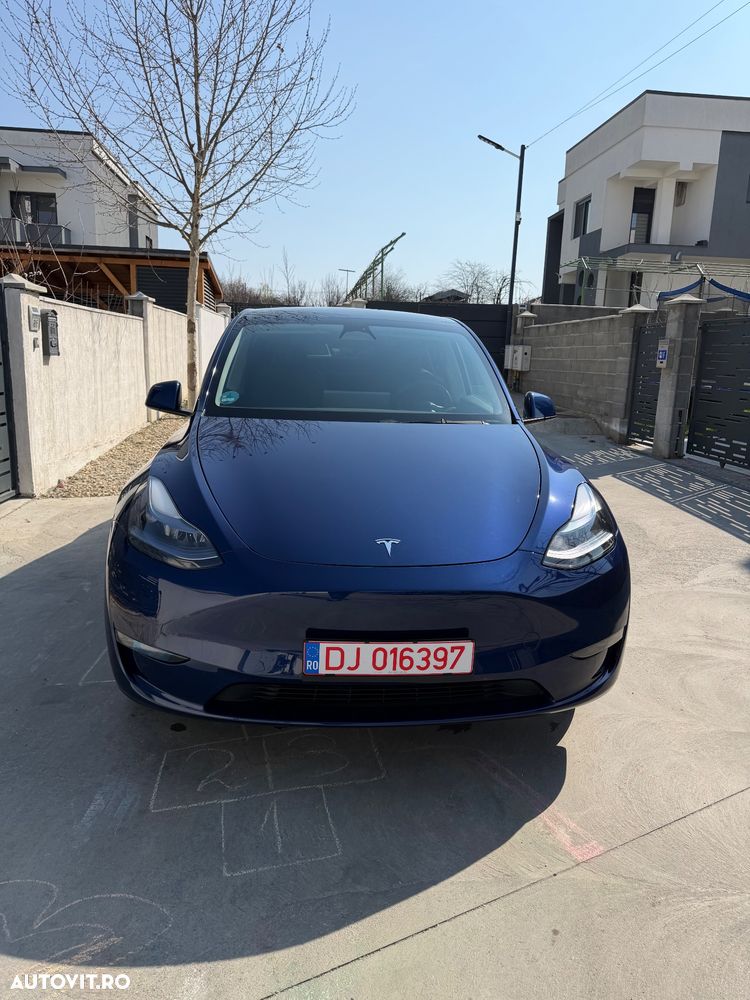 Tesla Model Y Long Range Dual Motor AWD - 2