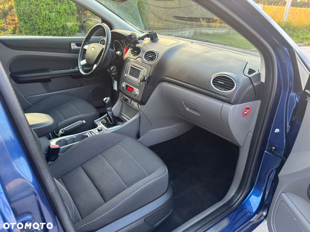 Ford Focus 1.6 16V Titanium - 11