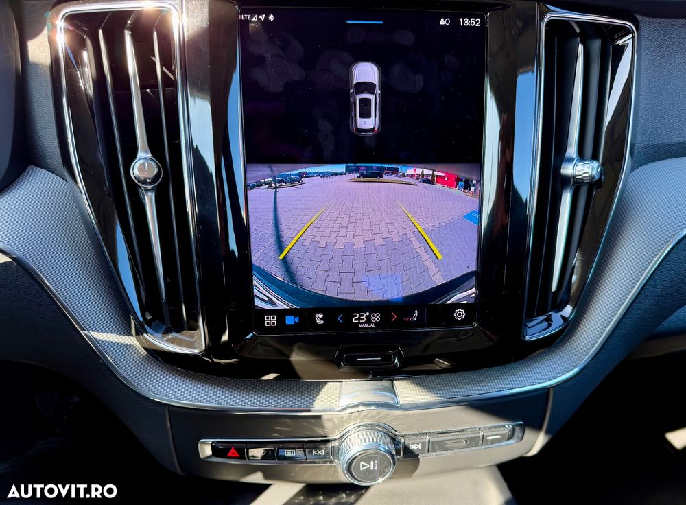 Volvo XC 60 B4 B Plus Bright - 12