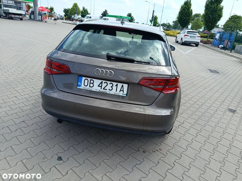 Audi A3 Sportback 1.6 TDI Ambiente - 4