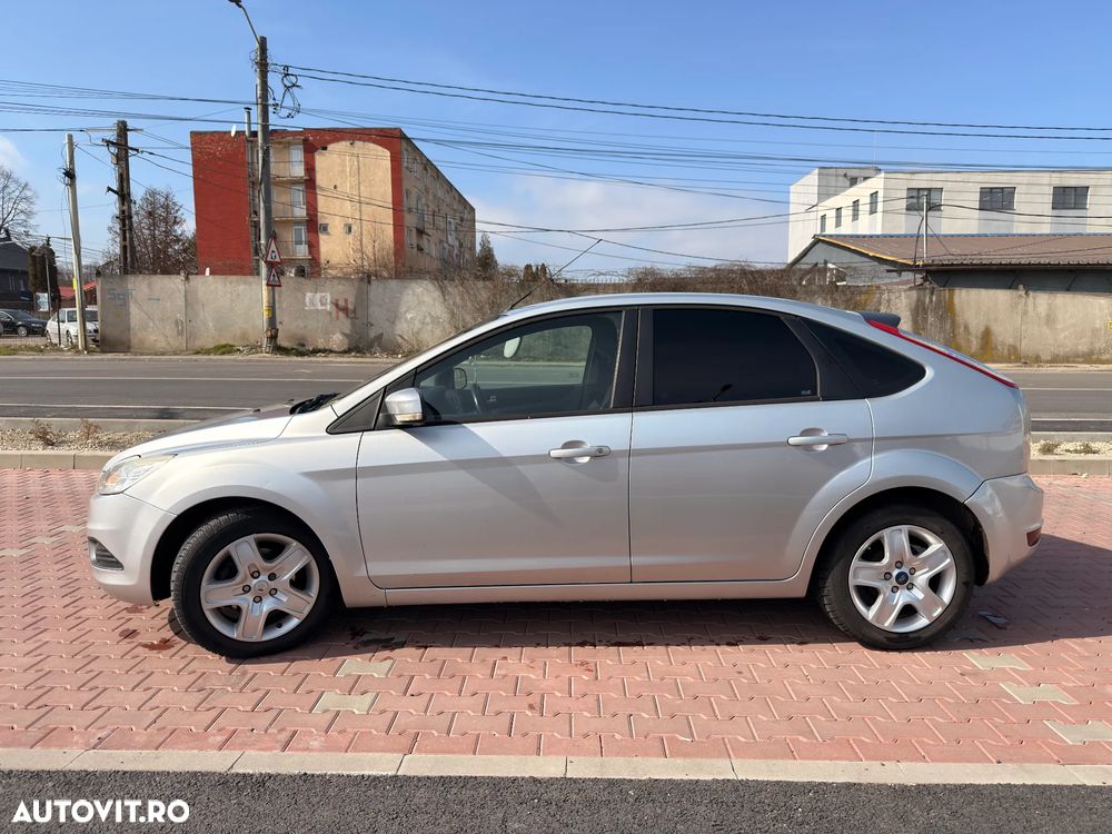Ford Focus 1.6i Trend - 9