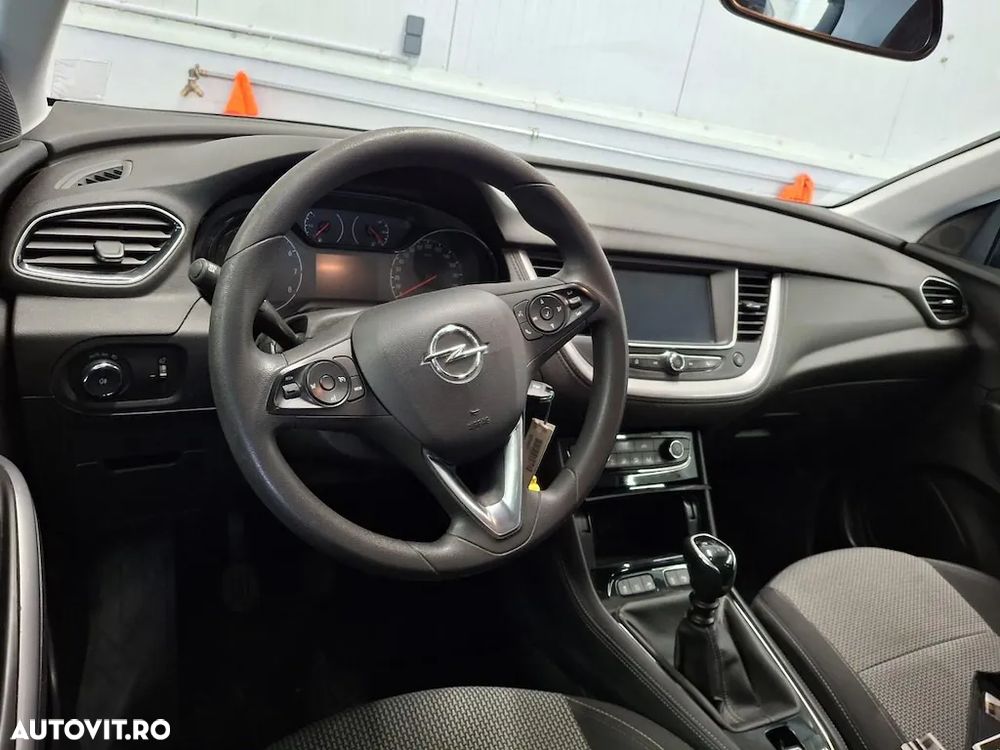 Opel Grandland X 1.5 D Start/Stop Business Edition - 4