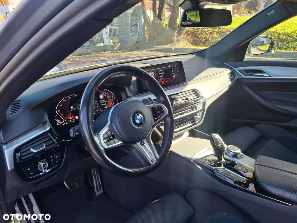 BMW Seria 5 520d xDrive M Sport Edition - 14