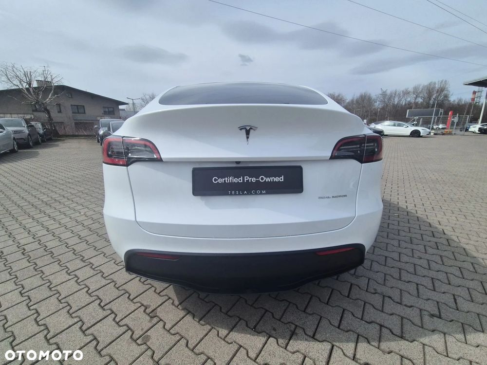 Tesla Y Long Range AWD - 5