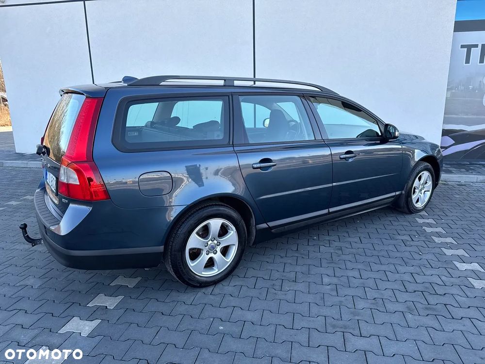 Volvo V70 2.0 Momentum - 25