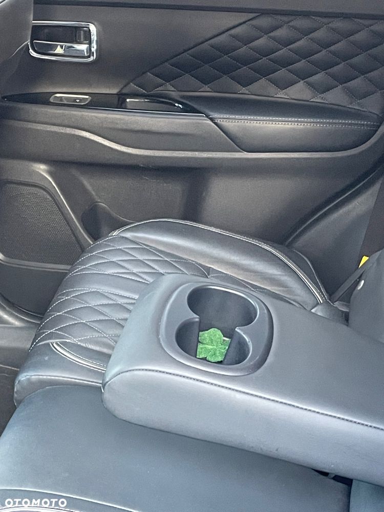 Mitsubishi Outlander 2.4 4WD Plug-In Hybrid Diamant+ - 8