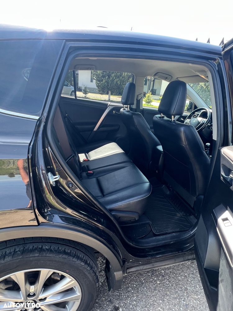 Toyota RAV4 - 9