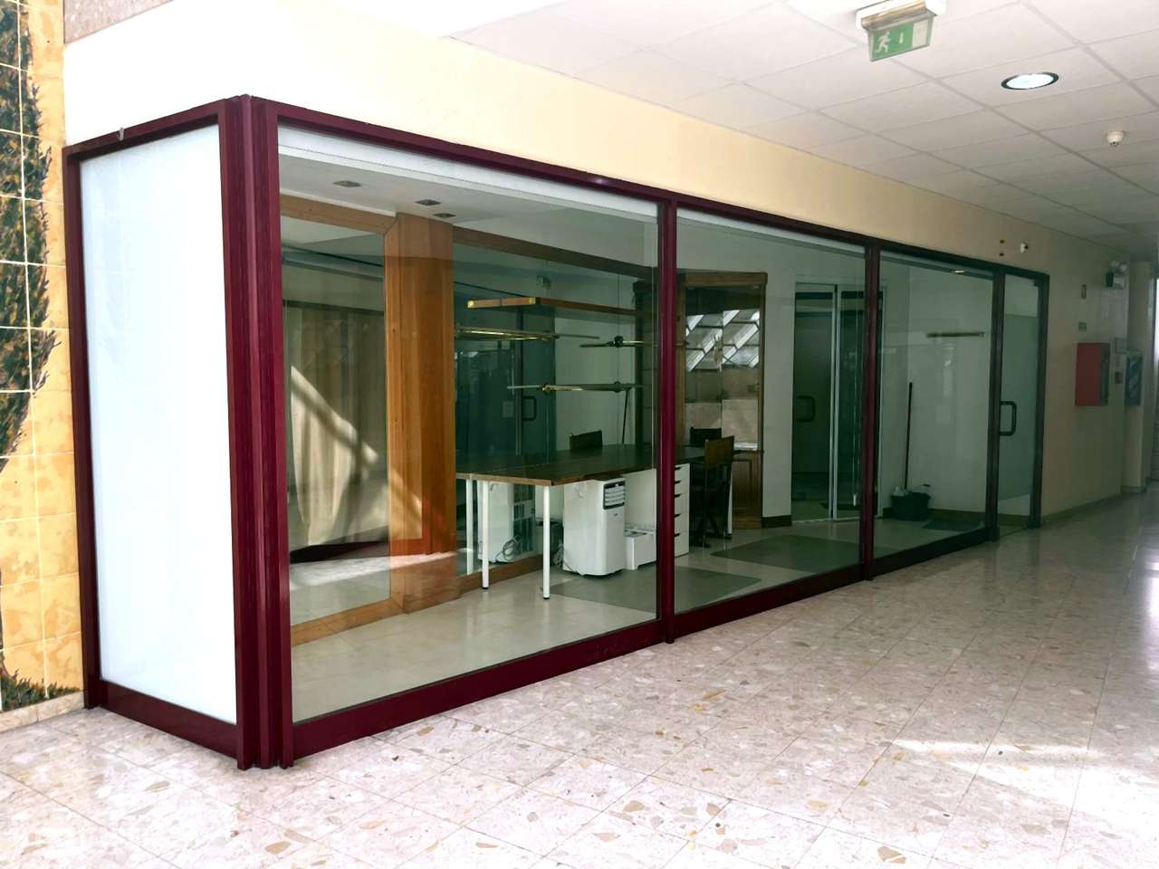 Loja / Escritório para arrendamento nas Galerias Topázio, Coimbra - Grande imagem: 4/14