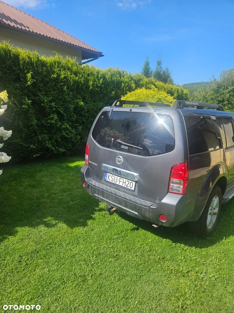 Nissan Pathfinder 2.5 D LE EU5 - 4