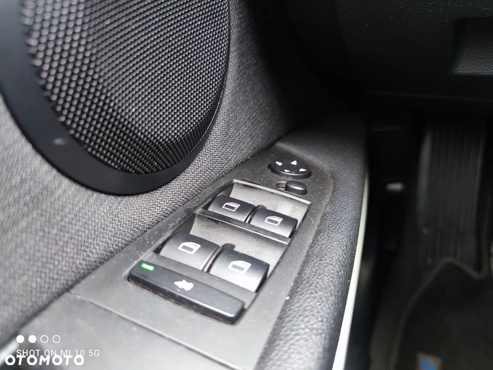 BMW Seria 3 320i - 18