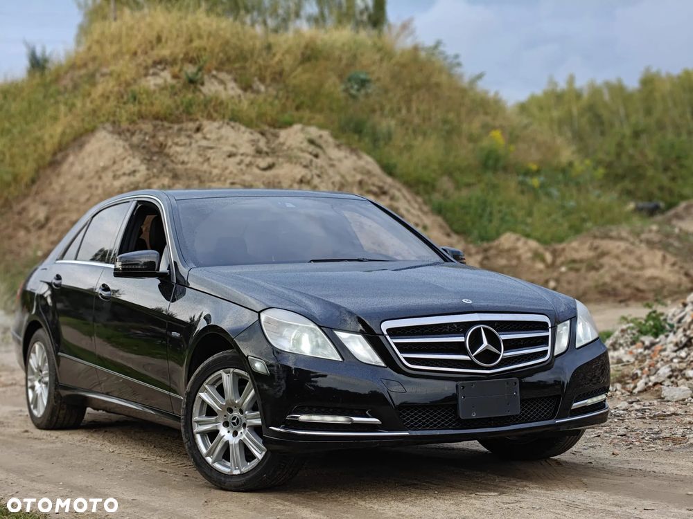 Mercedes-Benz E-Class 2012 photo 2