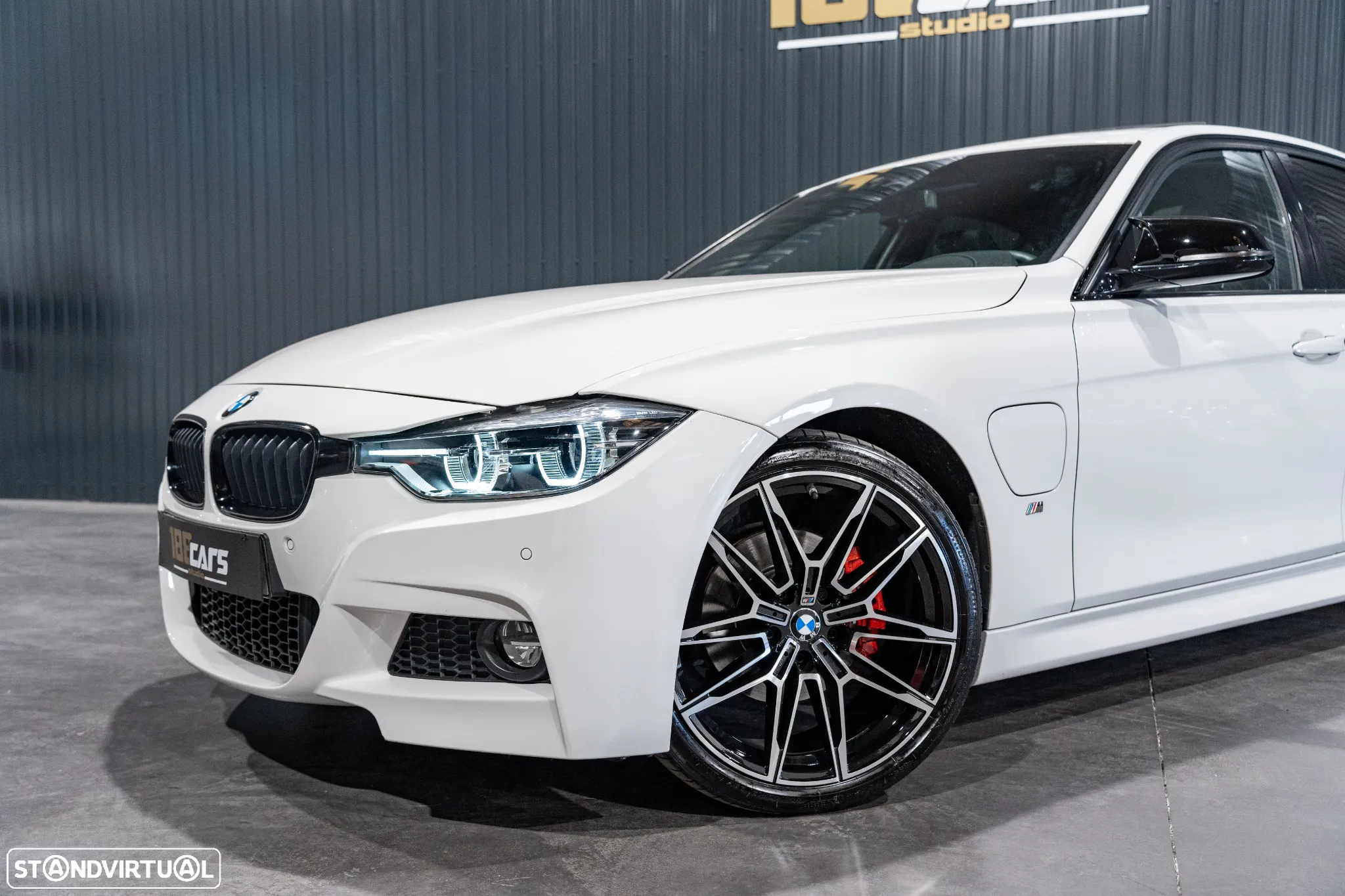 BMW 330 e iPerformance Pack M - 38