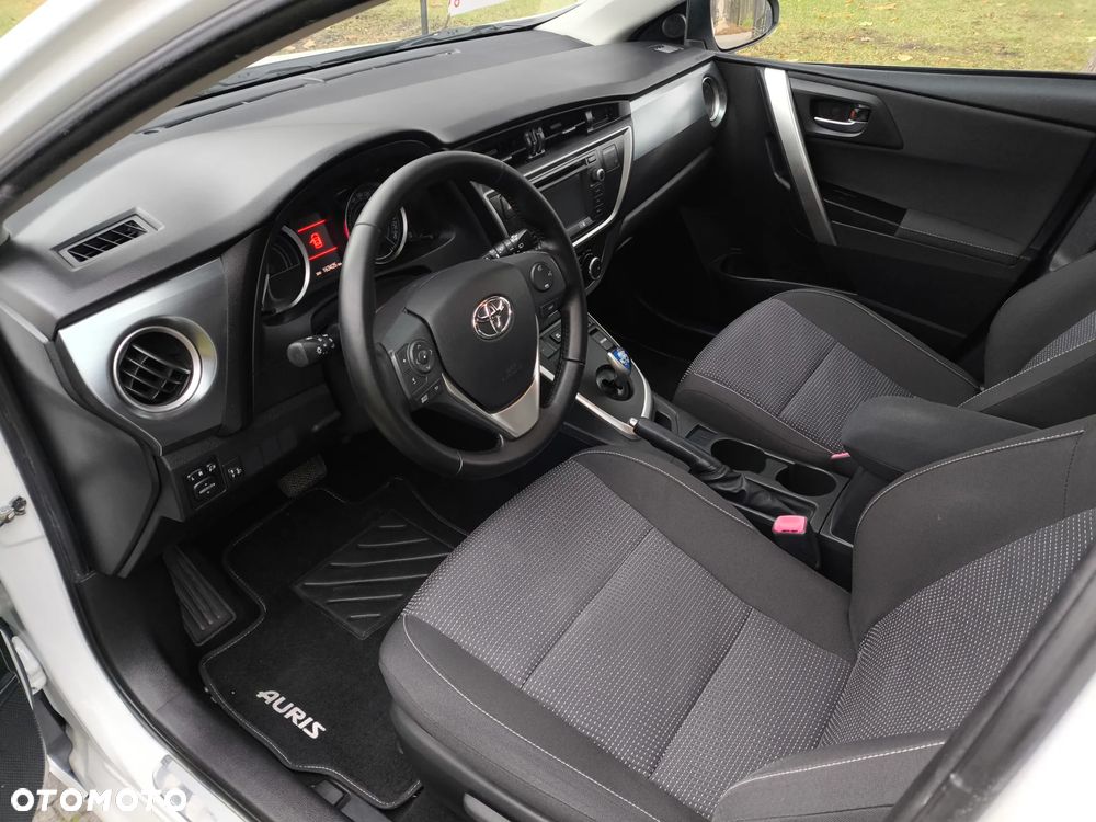 Toyota Auris - 13