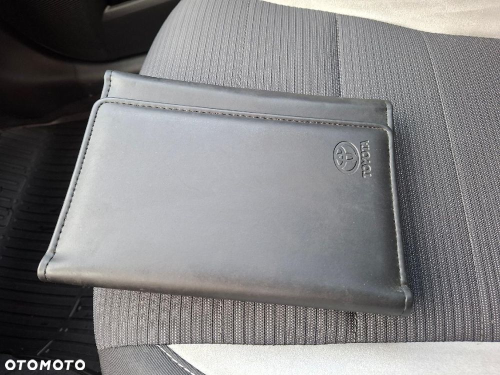 Toyota Avensis 2.0 D-4D Selection - 20