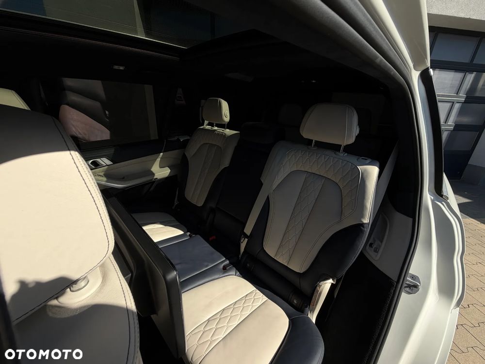 BMW X7 M50i sport - 14