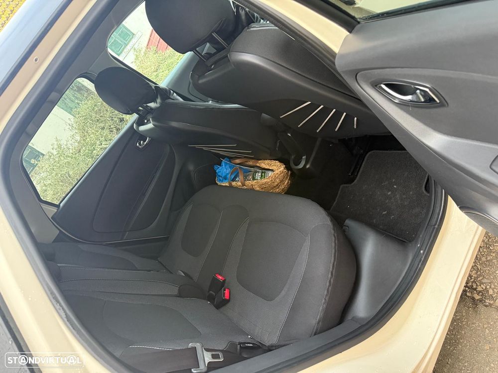 Renault Captur 1.5 dCi - 5