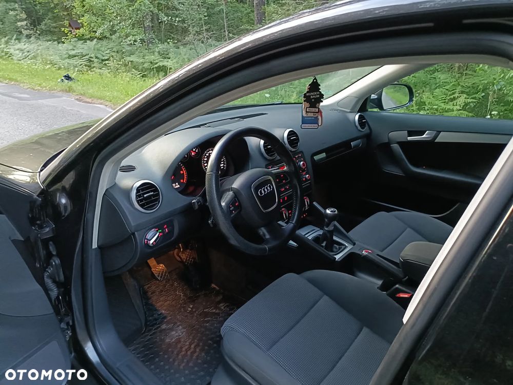 Audi A3 Sportback 2.0 TDI DPF Ambiente - 9