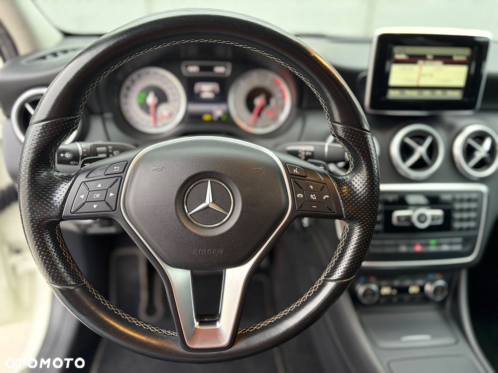 Mercedes-Benz Klasa A 180 7G-DCT Urban - 13