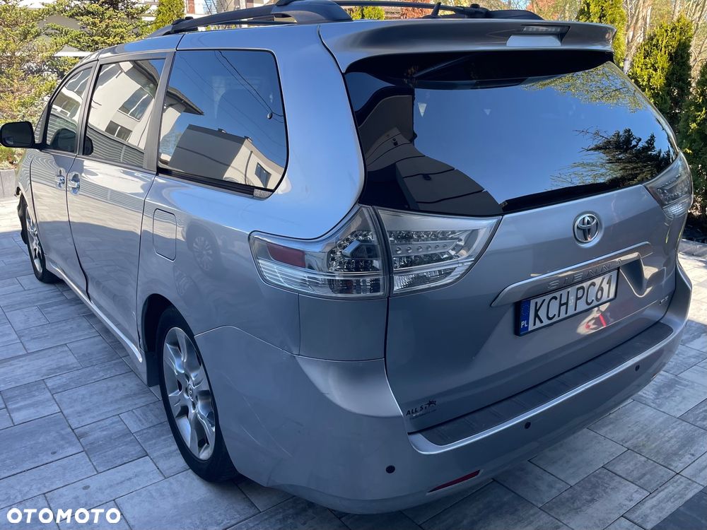 Toyota Sienna 3.5 V6 SE - 4
