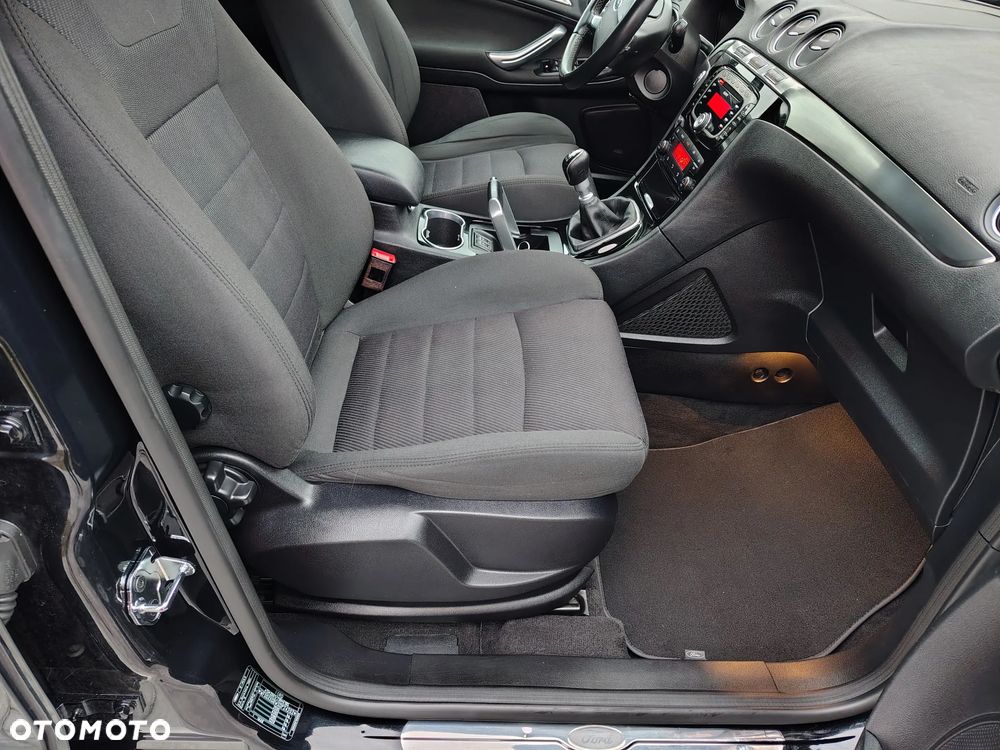 Ford S-Max - 16