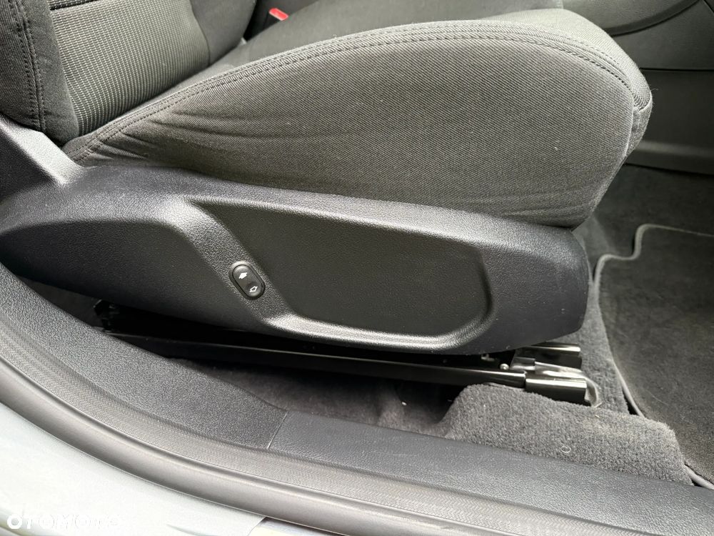 Ford Mondeo SW - 32
