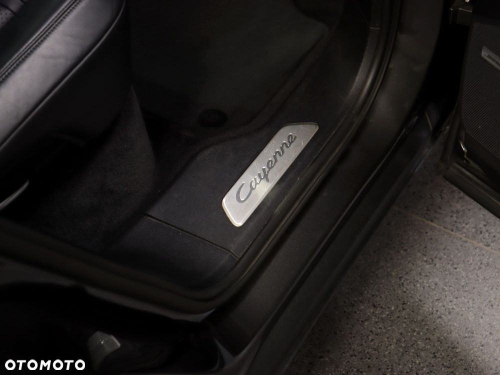 Porsche Cayenne - 32