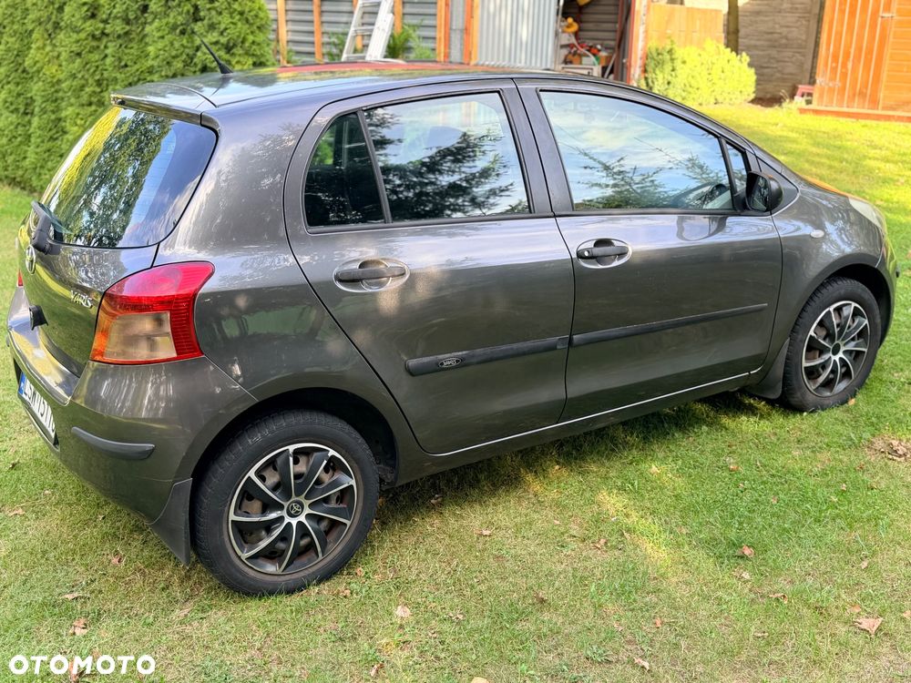 Toyota Yaris 1.3 Luna A/C - 5