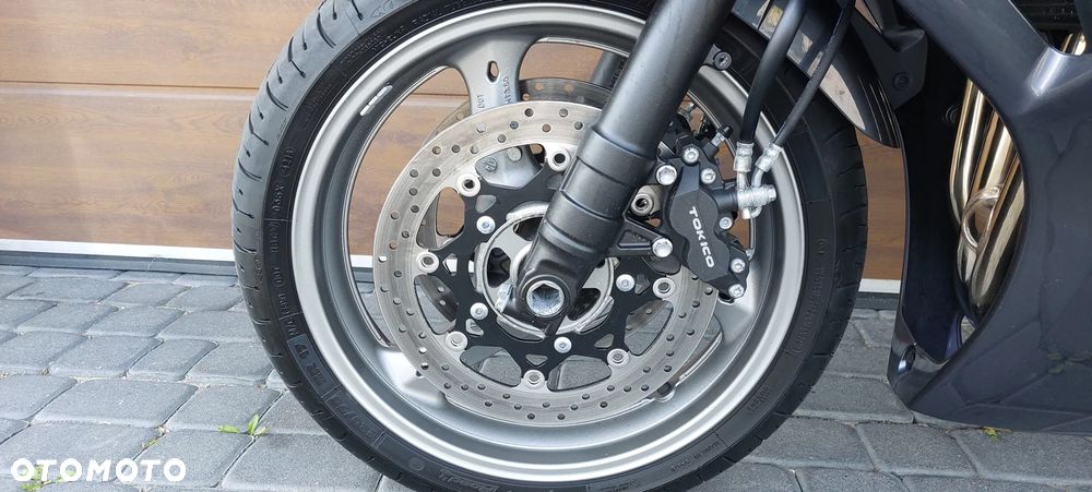 Suzuki GSX - 21