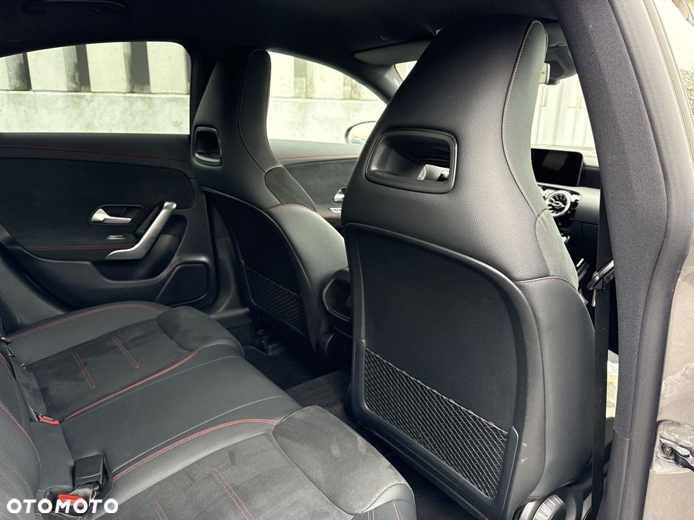 Mercedes-Benz CLA - 21